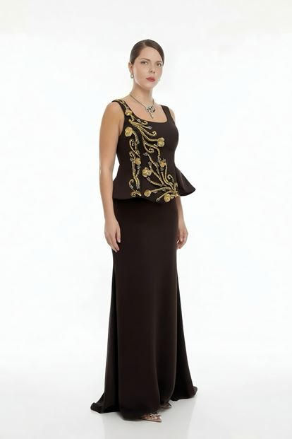 فستان سهرة بني اللون بأشرطة رفيعة، مقاسات كبيرة